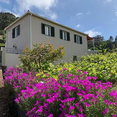 Semesterbostad Terra Batista House